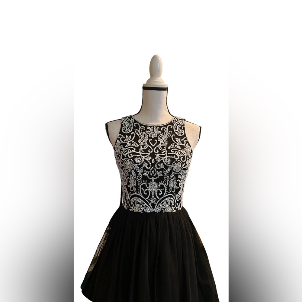 Aidan Matron Beaded Black & White Fit And Flare Sz‎ 0